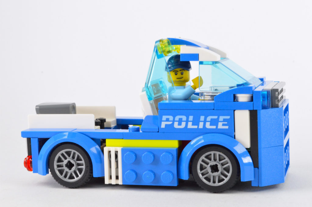 County Police Truck
Alternative build for LEGO 60312